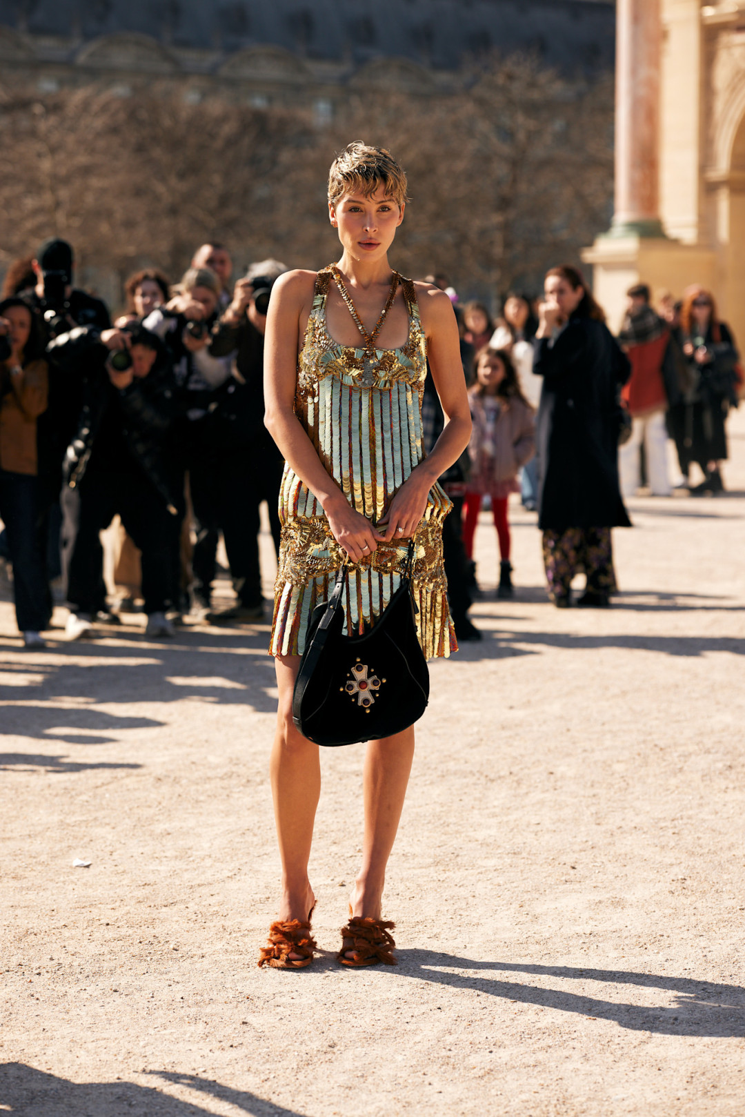 Золотистые платья