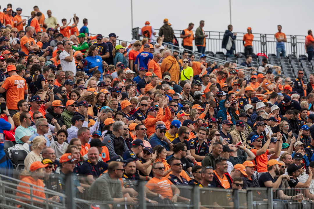 Стиль и Формула-1: есть ли у гостей чемпионатов негласный дресс-код?