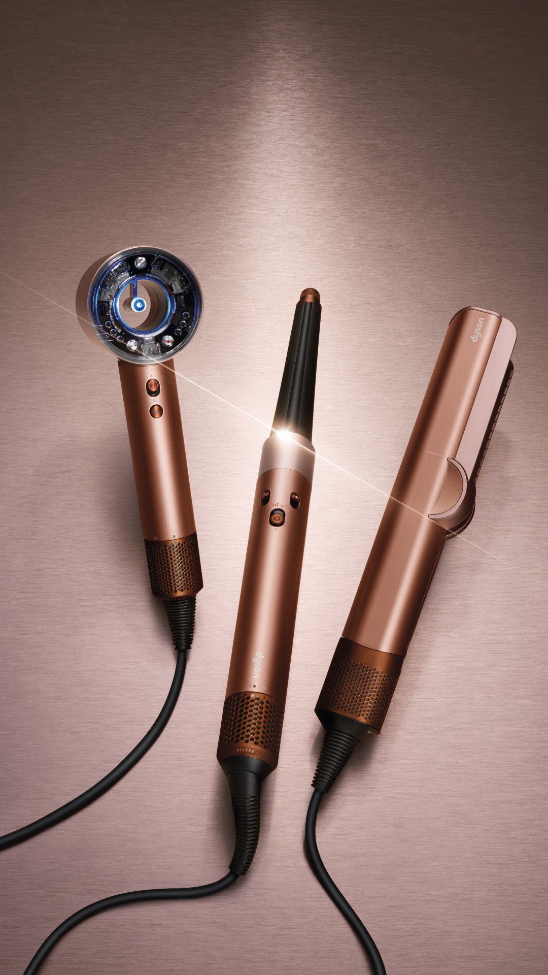 Сияние шелка: Dyson выпустили праздничную лимитированную коллекцию стайлеров в оттенке Amber Silk