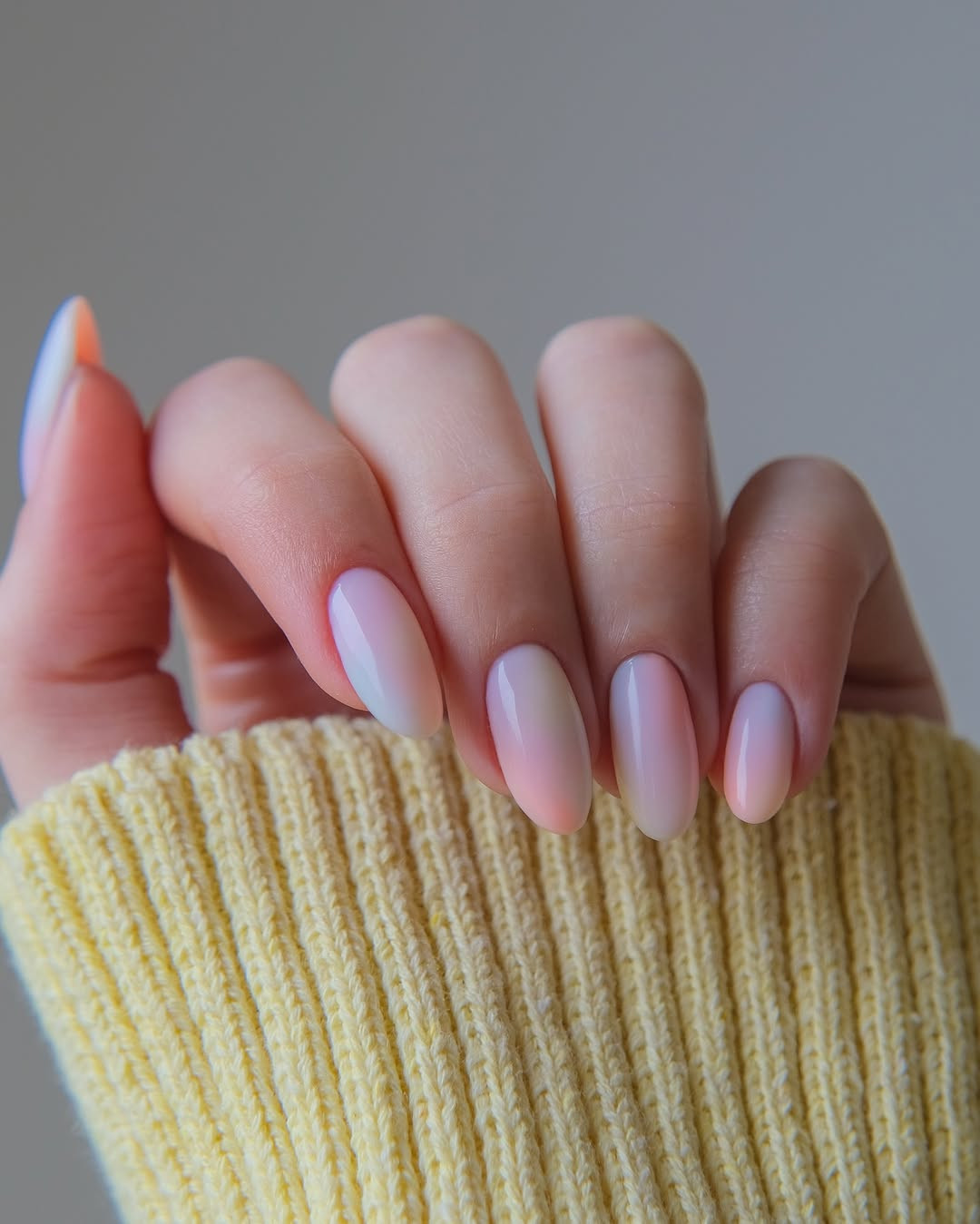 Рассказываем, что такое BIAB-маникюр