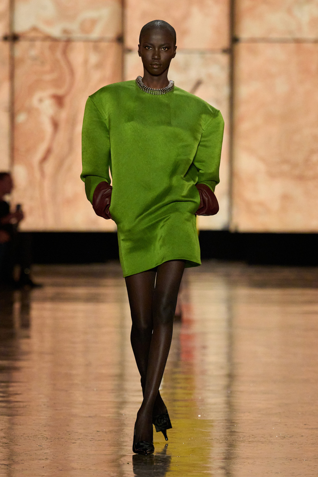 Главные оттенки осени 2025 года: 7 цветов сезона 