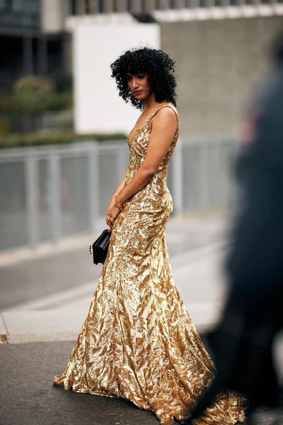 Золотистые платья