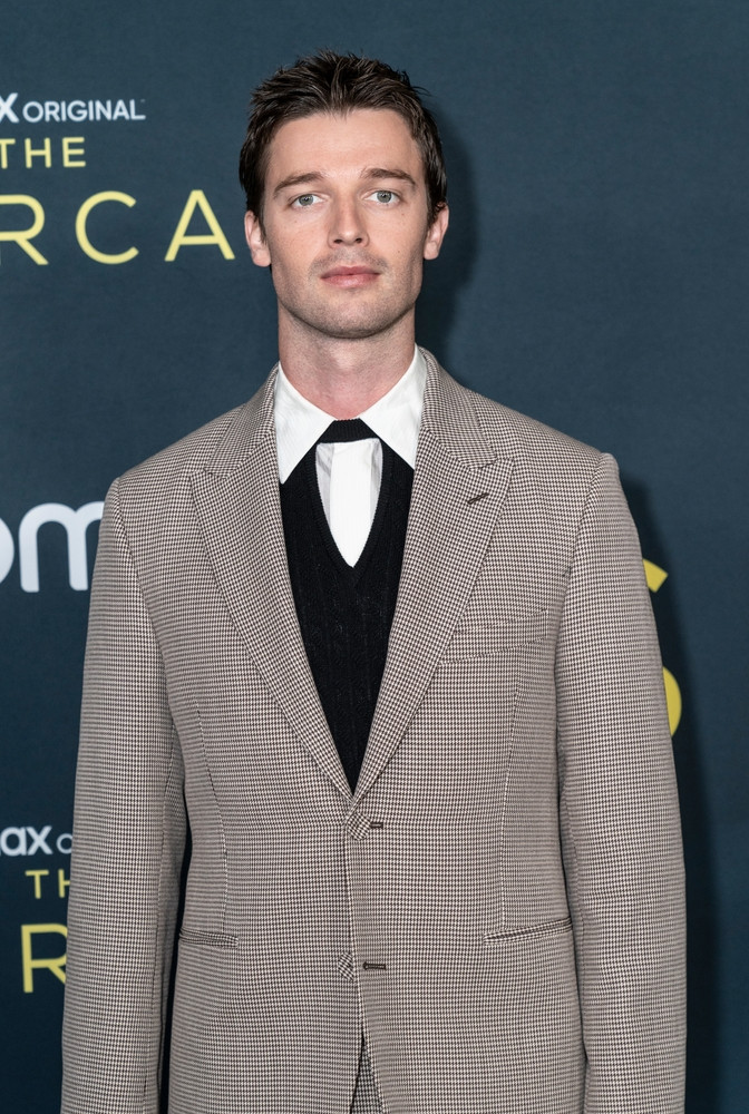 Атақты отбасылардың балаларымен ғана кездескен жұлдыздар