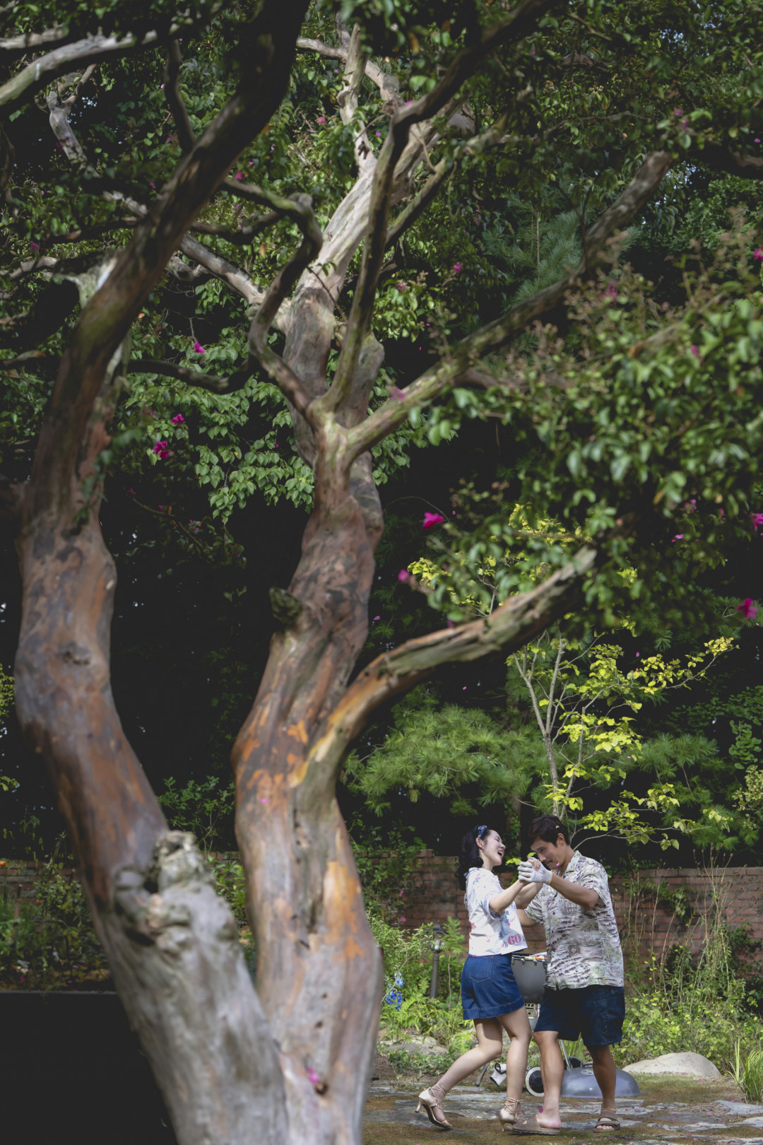 Эксклюзивное видеоинтервью Harper’s BAZAAR Kazakhstan c режиссером Пак Чхан-уком и актером Ли Бен-хоном, звездой фильма «Метод исключения», который уже с абсолютной уверенностью можно назвать лучшей картиной уходящего года