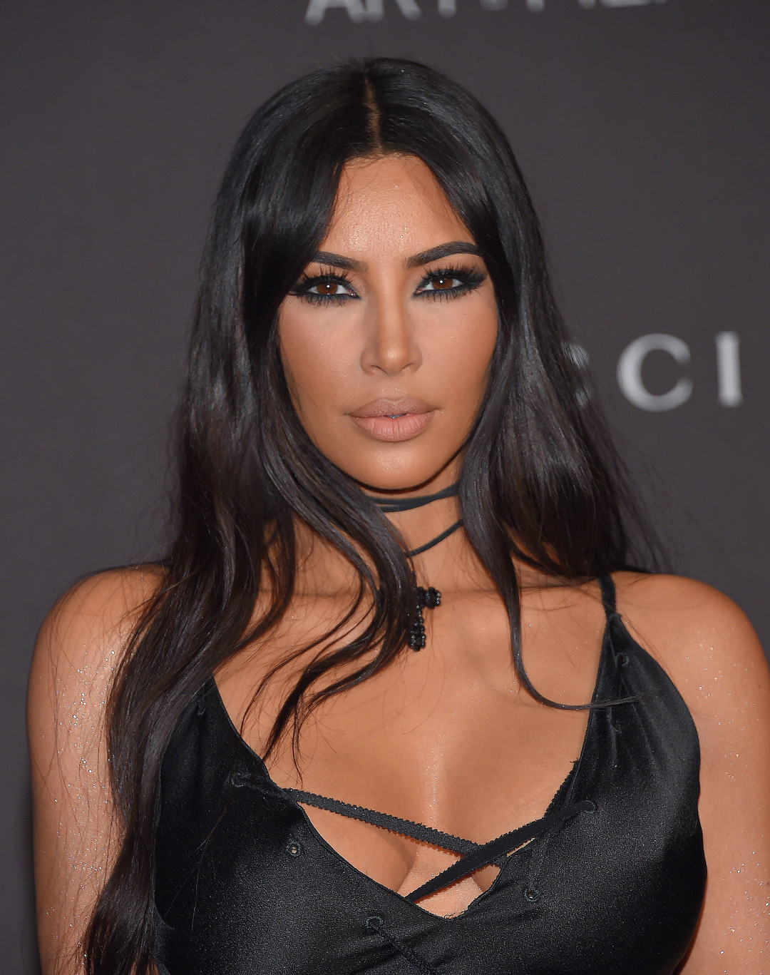 Ким Кардашьян требует почти 145 тысяч долларов от этого человека