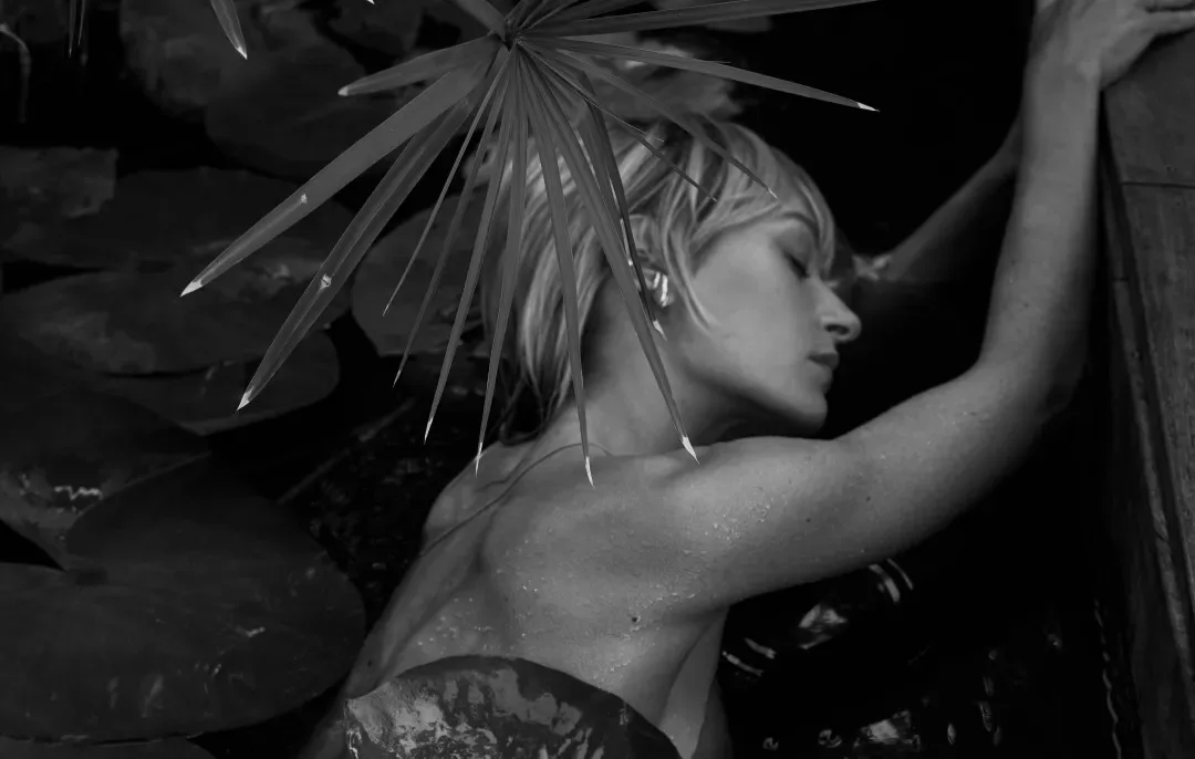 Сошла с картины