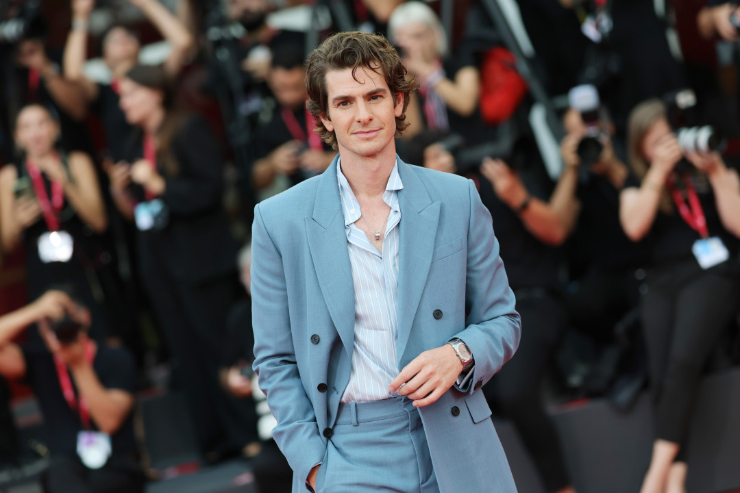 Самые красивые наряды селебрити на Венецианском кинофестивале последних дней