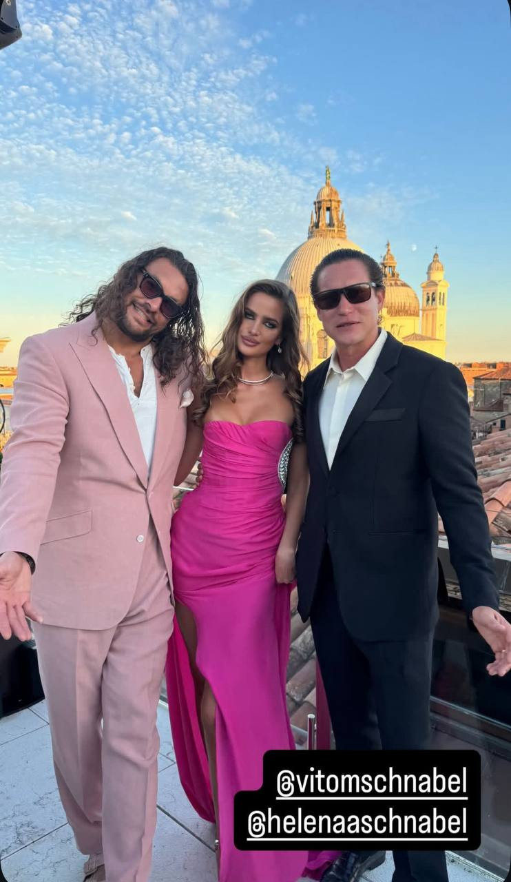 Эти звезды выбрали самые стильные аутфиты для восьмого дня Венецианского кинофестиваля 