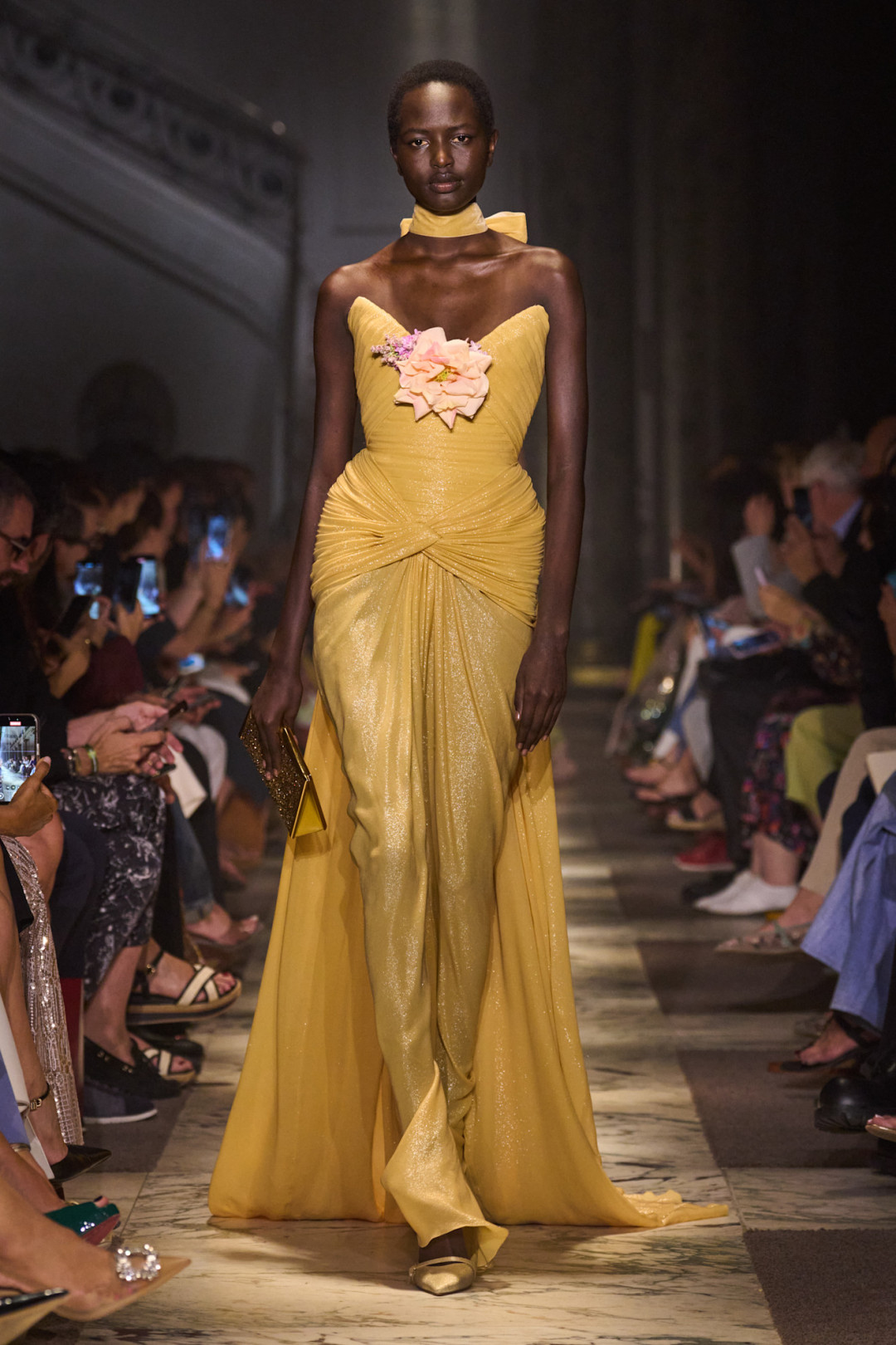 осенне-зимняя Неделя высокой моды 2025 года 