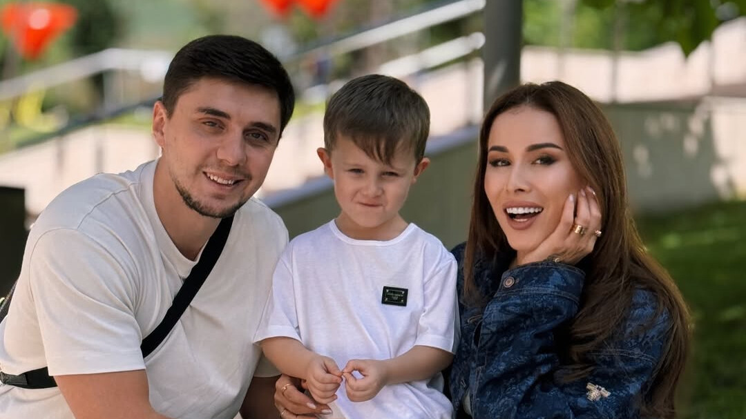 «Жүрегінің лүпіліне рақмет»: Әнші Luina екінші сәбиіне жүкті екенін мәлімдеді