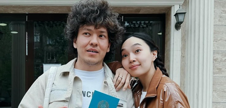 Сәкен Кағаров пен Айжұлдыз Адайбекова той алдындағы рәсімдерді өткізді