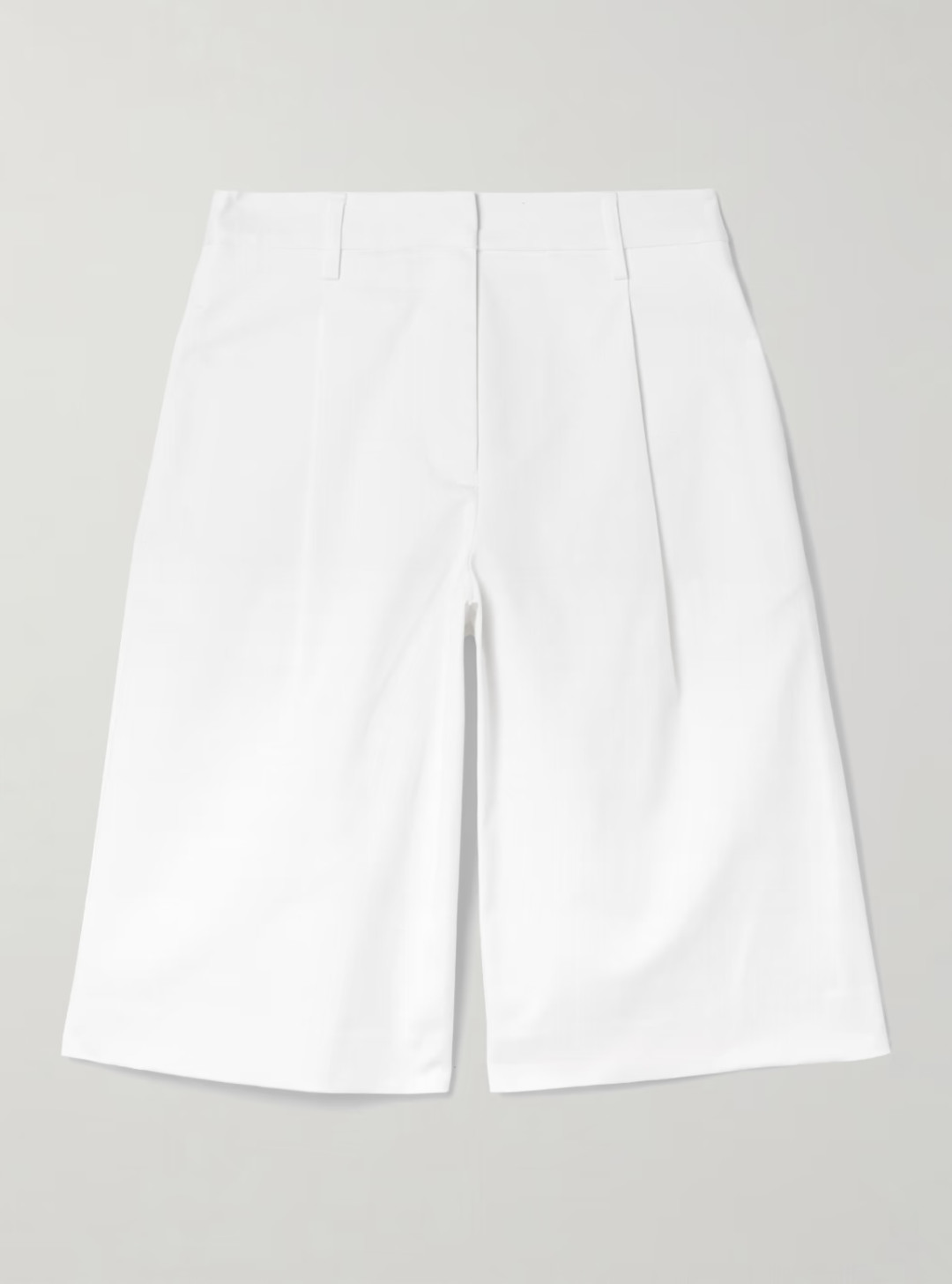 Где найти белые шорты как у Эльзы Хоск?