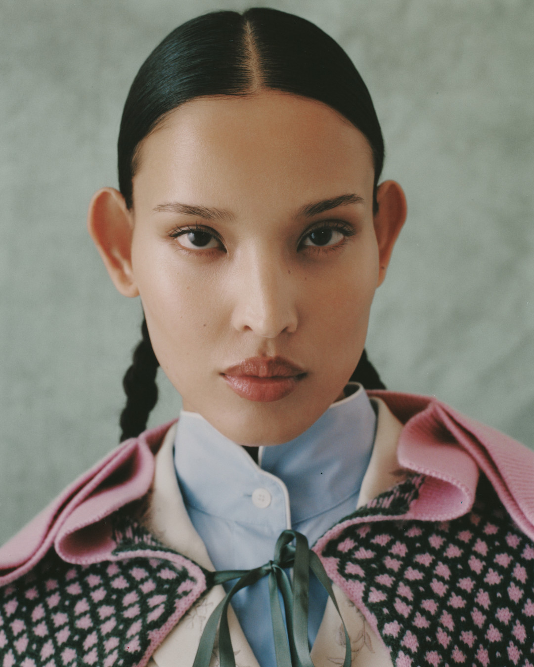 Выйти за рамки: каверстори нового номера Harper's BAZAAR Kazakhstan