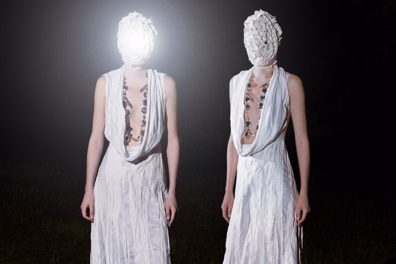 Осенне-зимняя коллекция  Maison Margiela 2026 года оказалась частью психологического триллера 