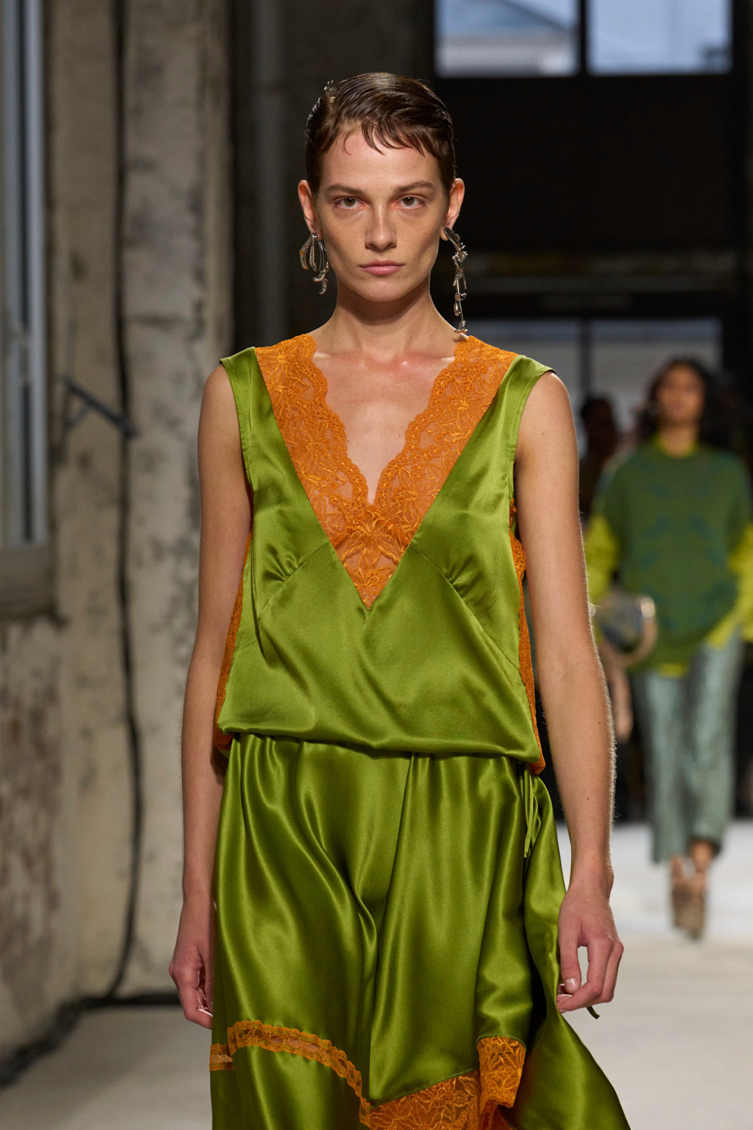 Самые небанальные сочетание оттенков, которые стоит внедрить в образы этим летом  