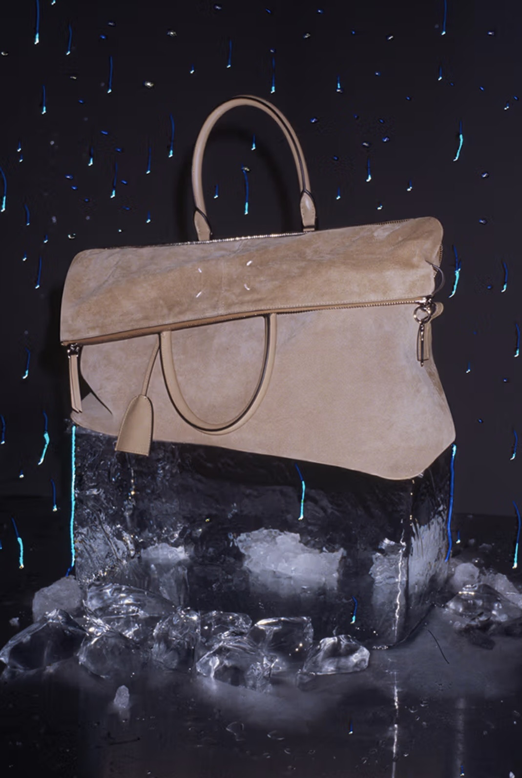 праздничный кампейн Maison Margiela 2025