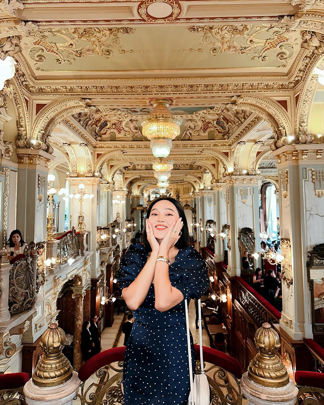 «Ертегі әлеміндегі вайб болды»: Айжұлдыз Адайбекова үйлену тойының алдында hen party өткізді