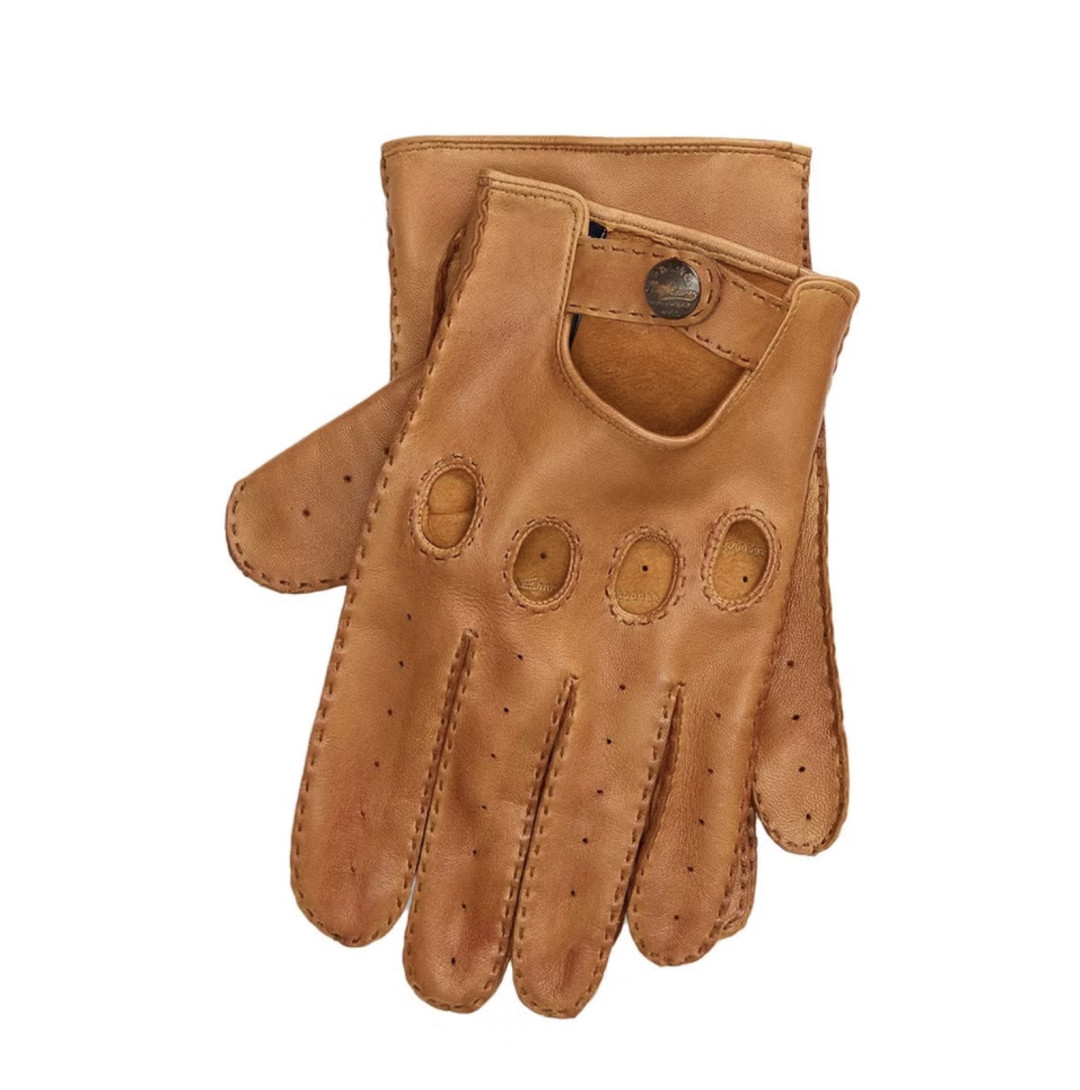 Бас киімдер, шарфтар және қолғаптар: сіздің жайлы образдарыңызға арналған ең үздік қысқы аксессуарлар