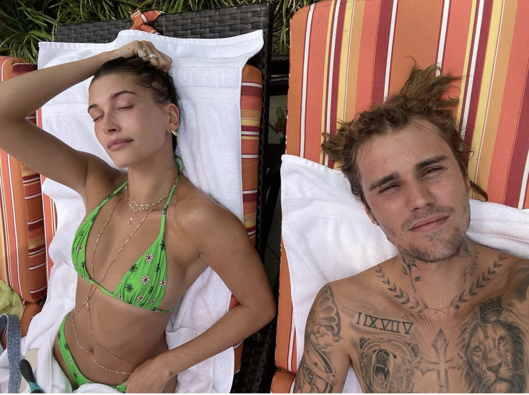 Странные посты и слухи о разводе: что происходит в браке Джастина и Хейли Бибер?