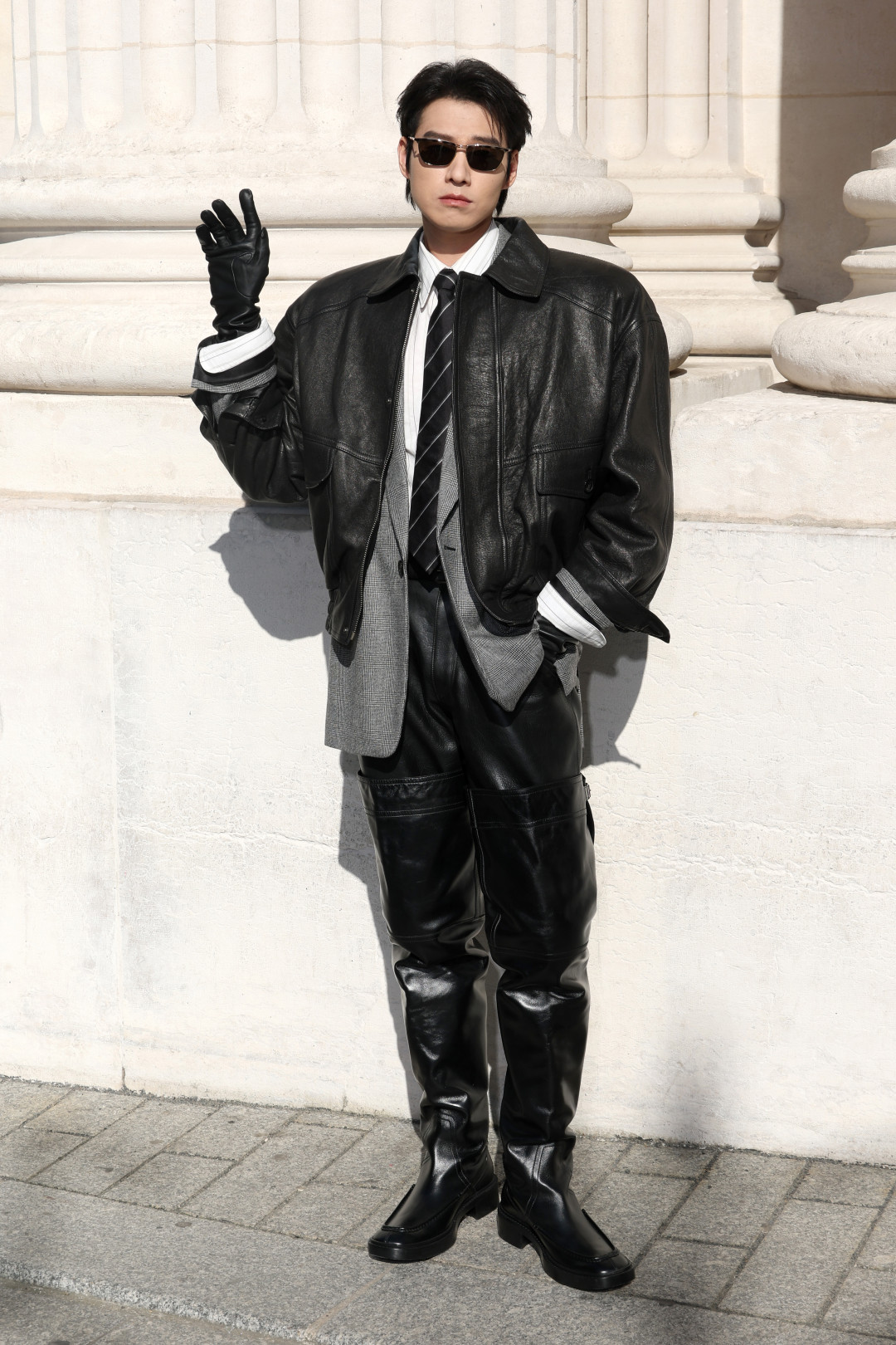 Эти звездные модники без ума от высоких кожаных сапог Saint Laurent 