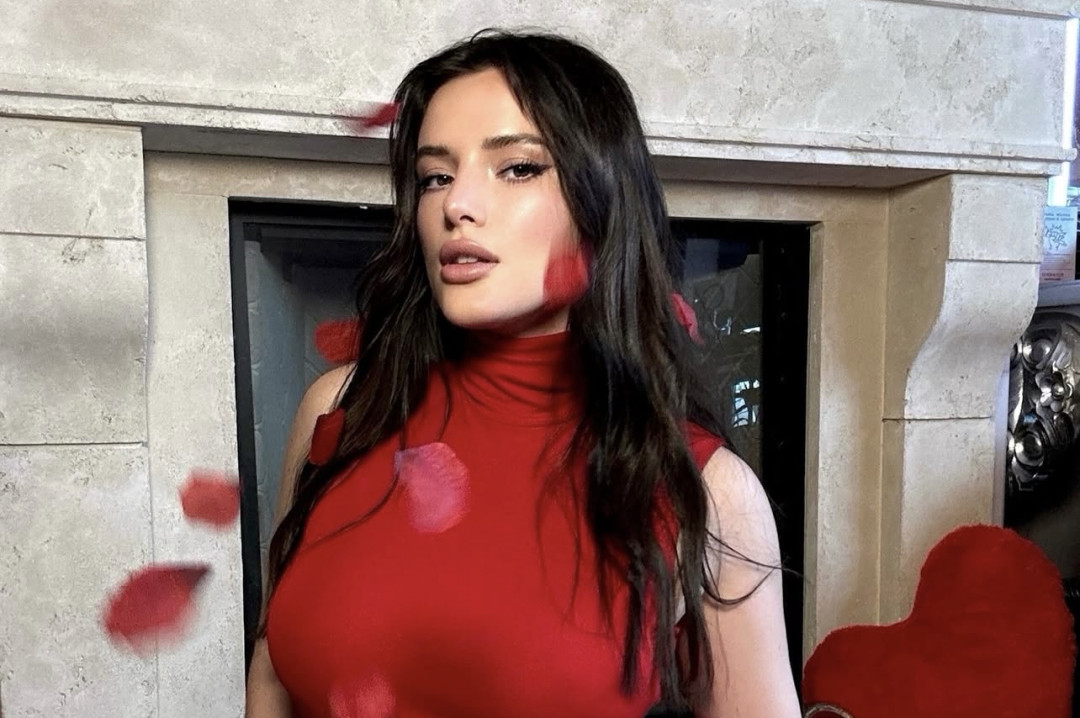 Белла Торн сделала предложение