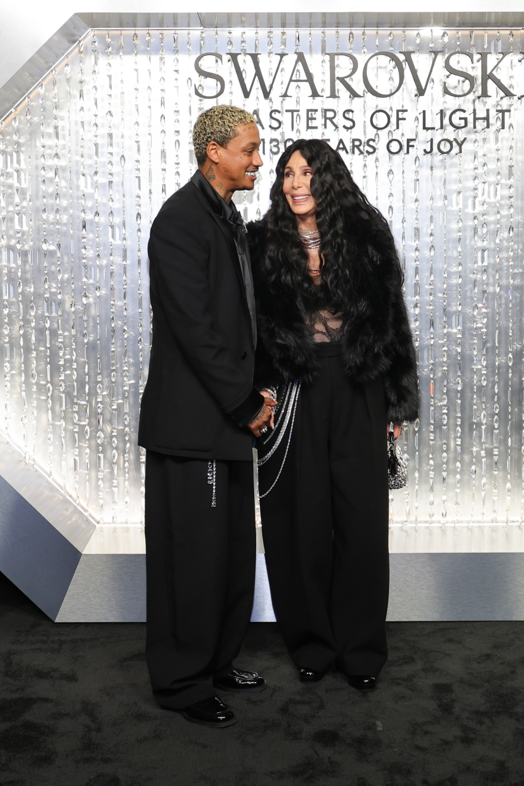 «Мастера света»: выставку Swarovski посетили самые стильные гости