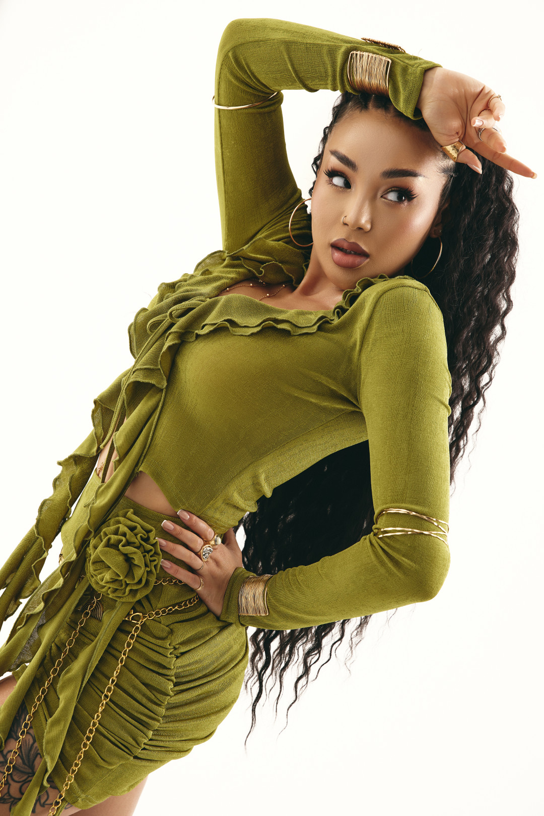 «Мен сөзбен емес, іспен дәлелдеймін»: Say Mo - 1 SHOT TOUR, қорқынышы және феминизмнің өнердегі әсері жайлы