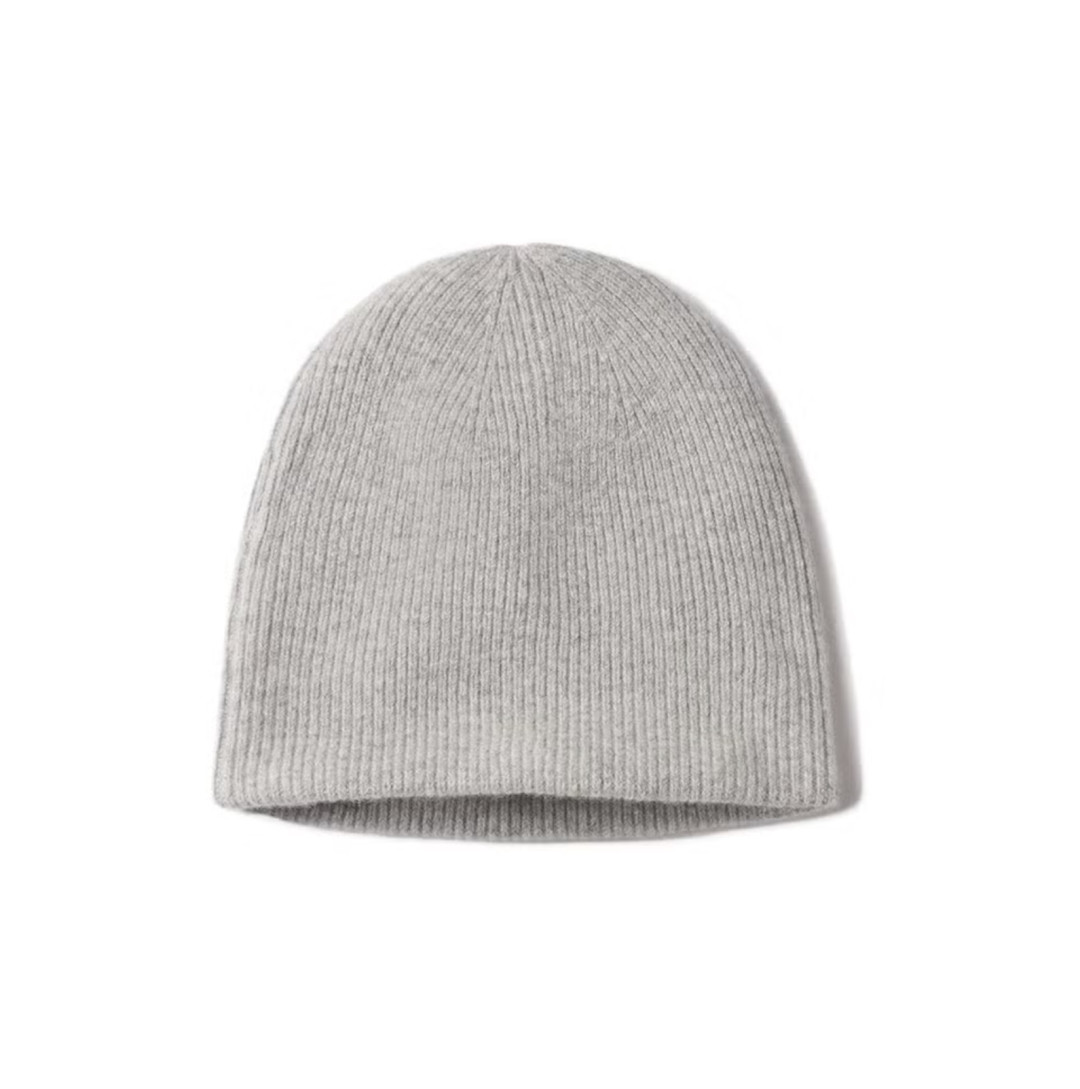 Бас киімдер, шарфтар және қолғаптар: сіздің жайлы образдарыңызға арналған ең үздік қысқы аксессуарлар