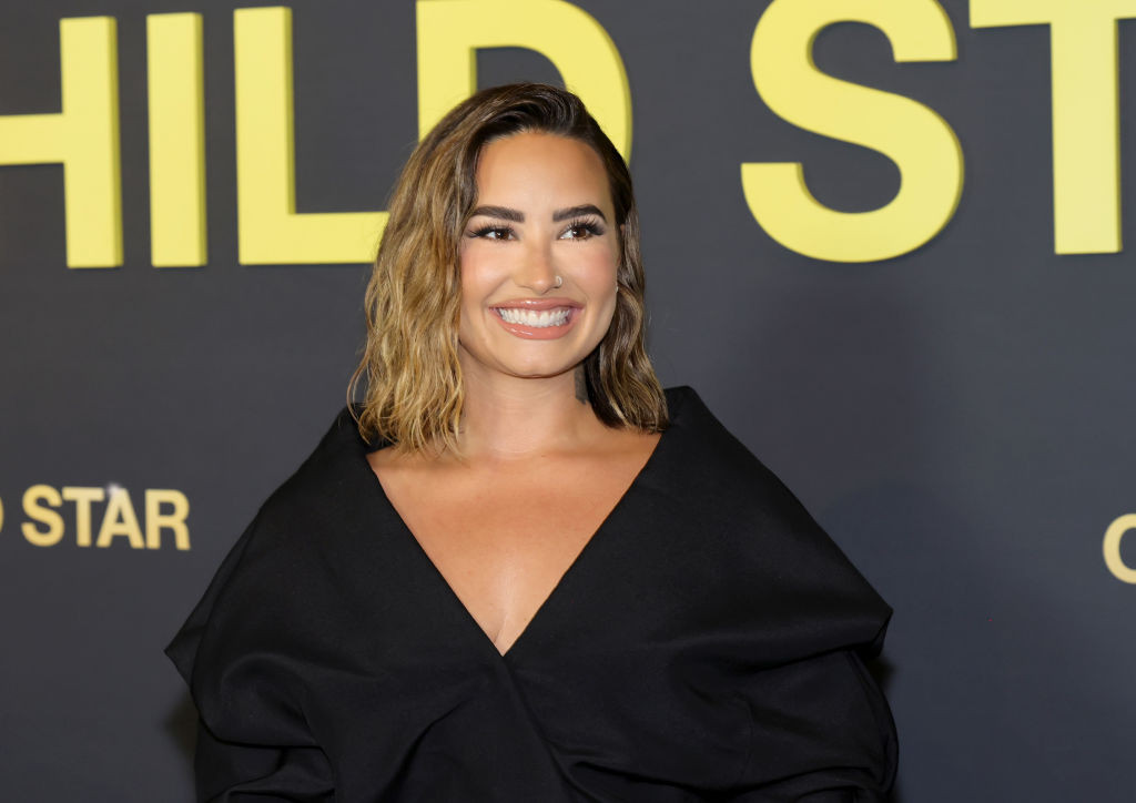 Врата в ад, девочка из рамки: мистические истории знаменитостей, от которых идут мурашки по коже