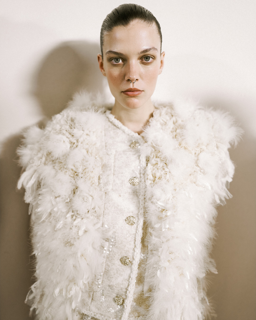 Бэкстейдж с кутюрного показа Chanel осень-зима 2025 года 