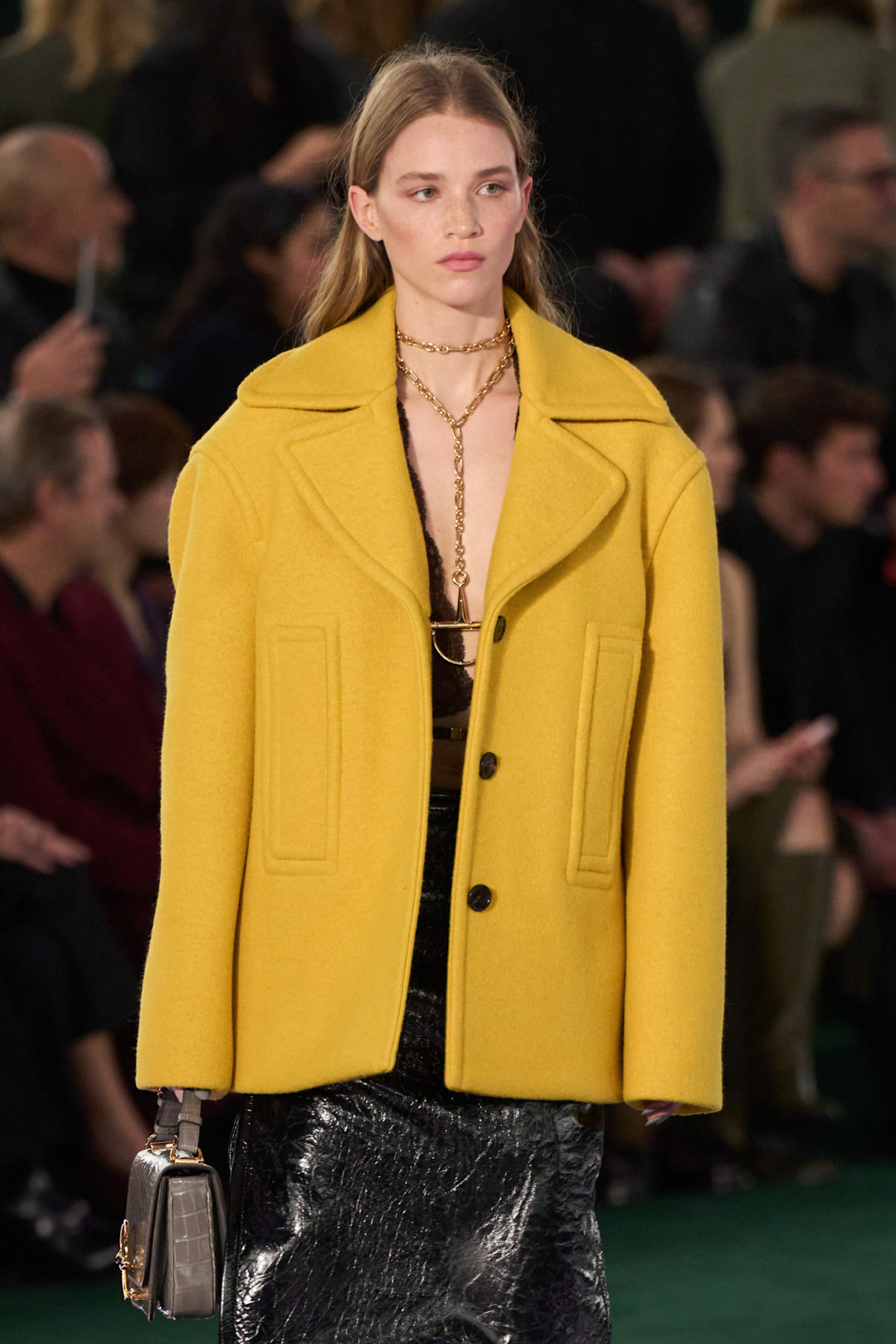 Главные оттенки осени 2025 года: 7 цветов сезона