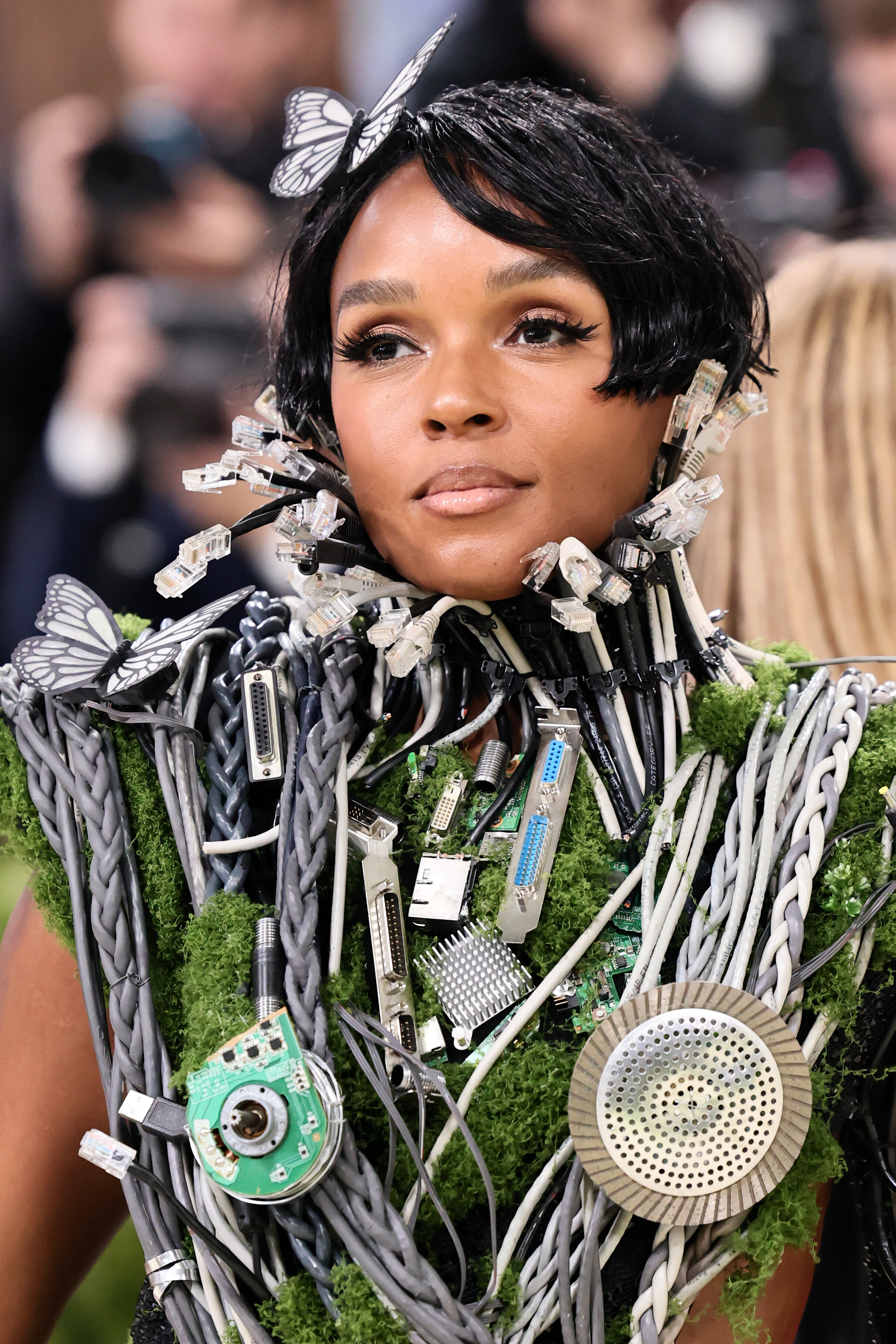 Глаза, как с холста и локоны муз Боттичелли: бьюти-тренды Met Gala 2026