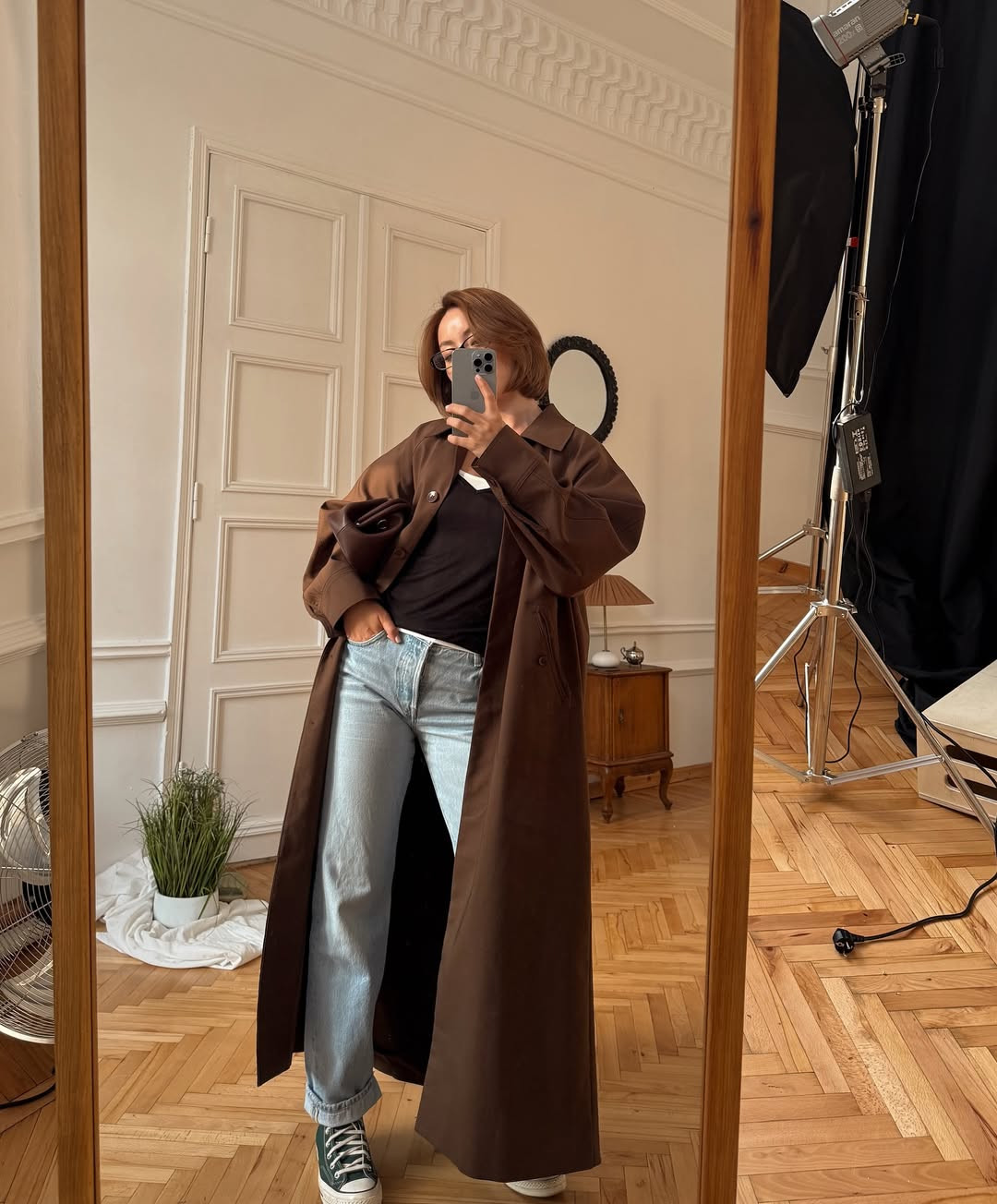 Где купить легкое коричневое пальто как у Даниели Кадырбаевой?