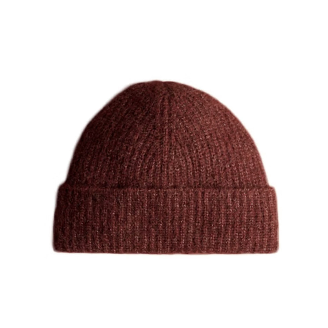 Бас киімдер, шарфтар және қолғаптар: сіздің жайлы образдарыңызға арналған ең үздік қысқы аксессуарлар