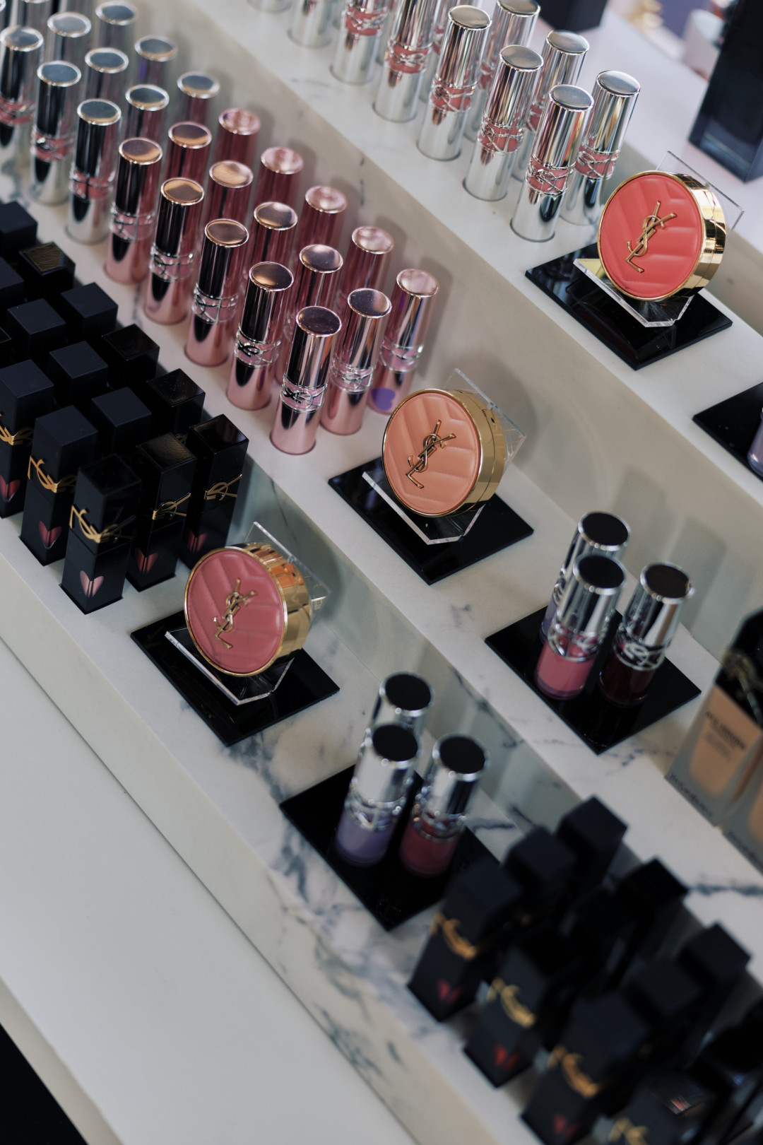 YSL Beauty Light Club