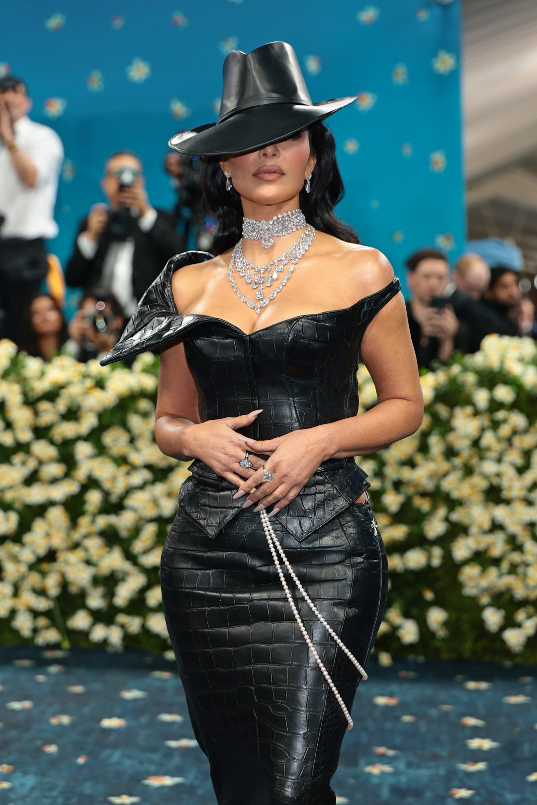 Лучшие украшения, которые звезды носили на Met Gala 2025 