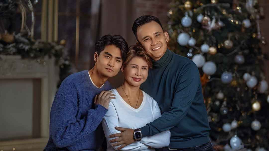 Роза Рымбаева қос ұлымен бірігіп ерекше фит жазды! Коллобарация қалай шықты?