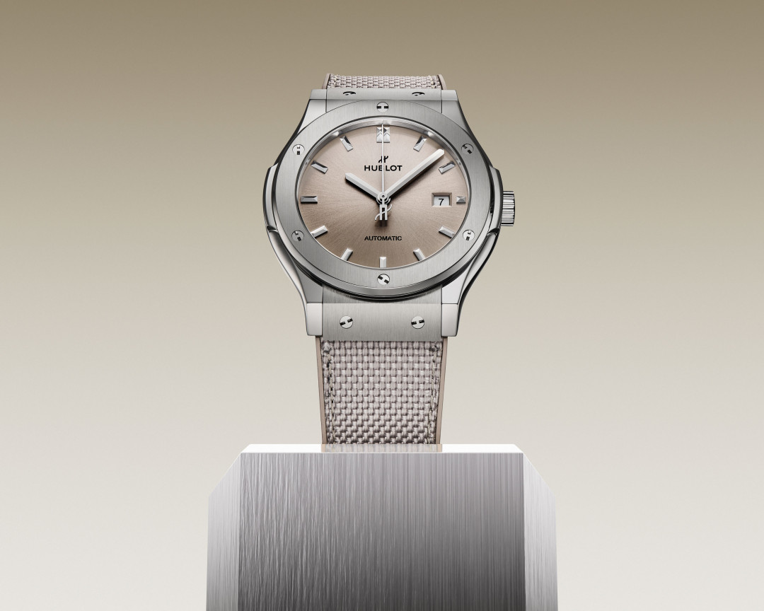 Культовые часы Hublot Classic Fusion Essential Taupe вышли в новом оттенке 