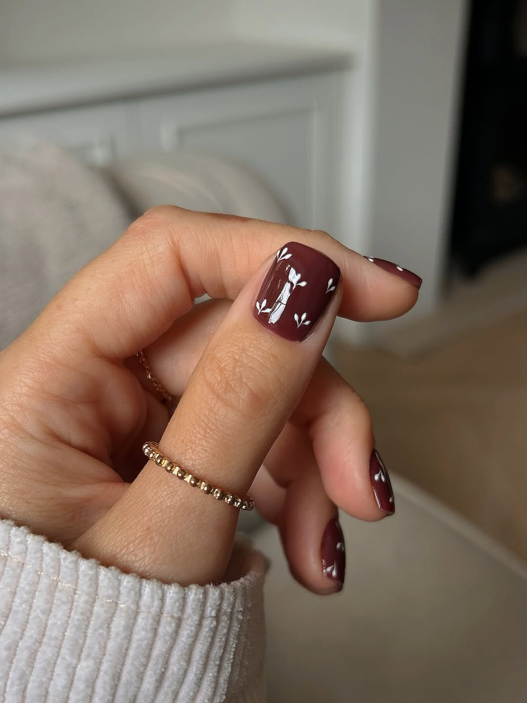 От минималистичных до ярких: идеи маникюра для коротких ногтей