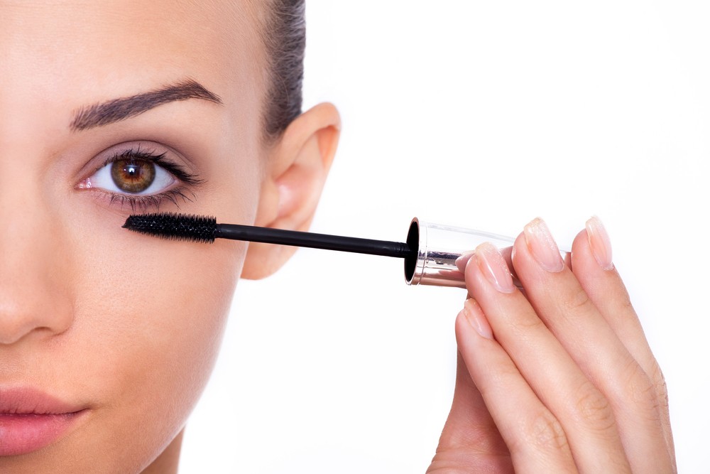 скатывается тушь