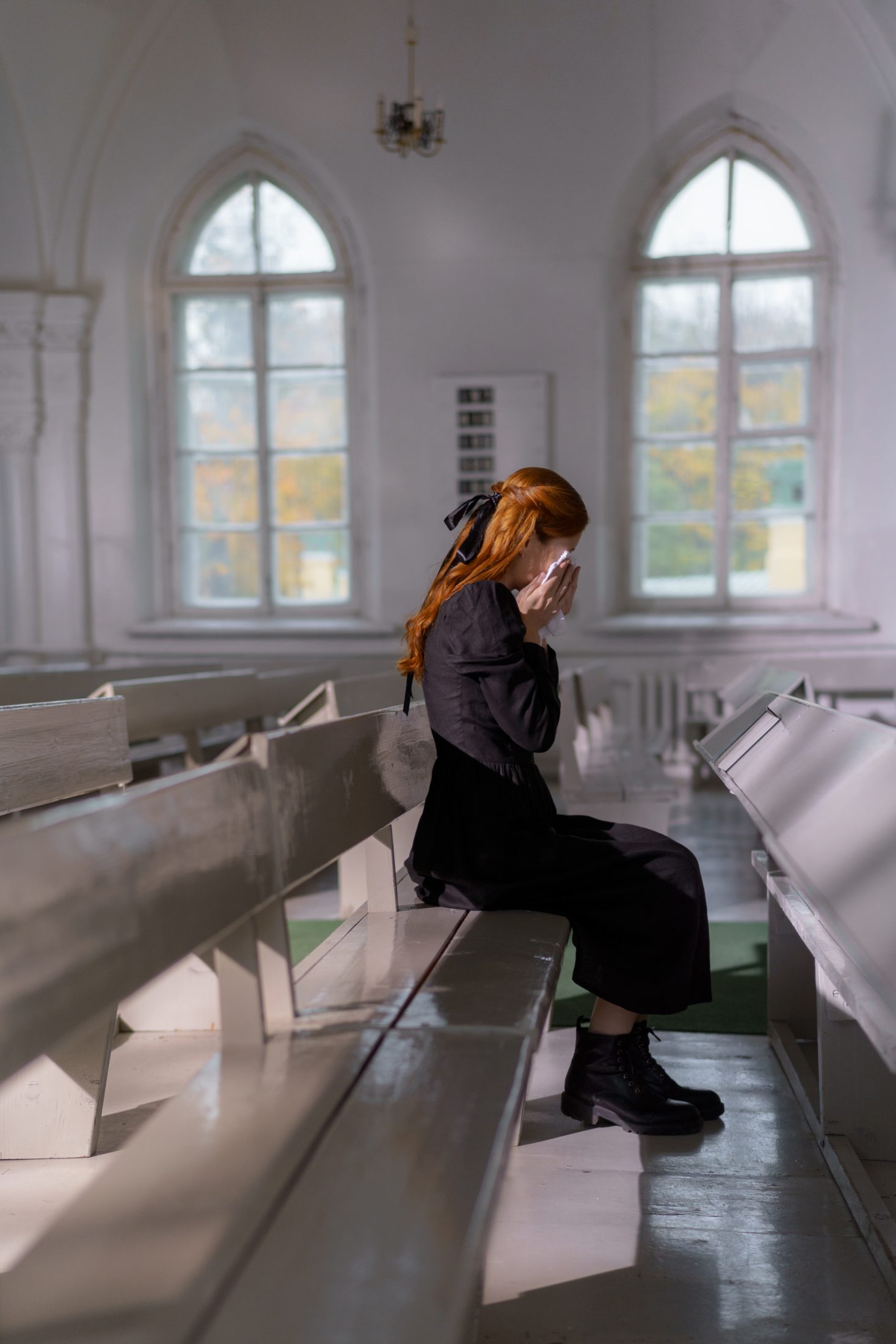 пережить скорбь