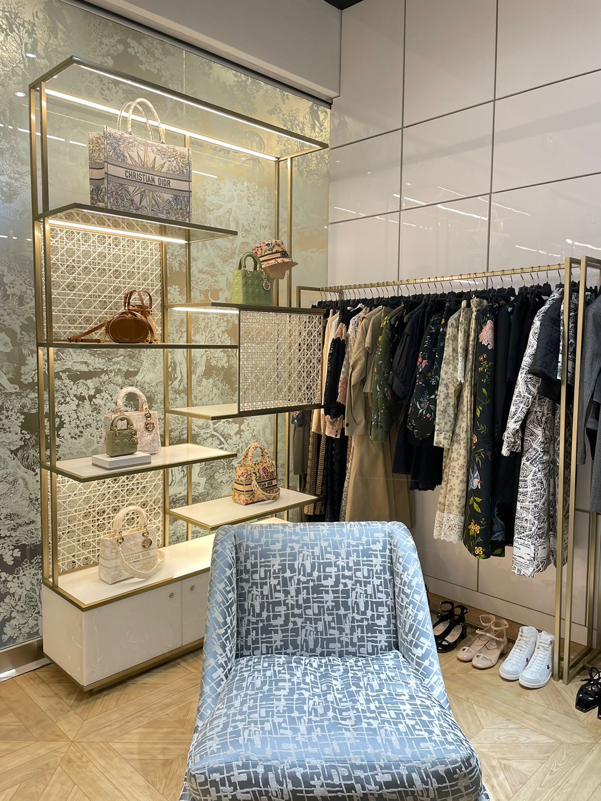 Dior