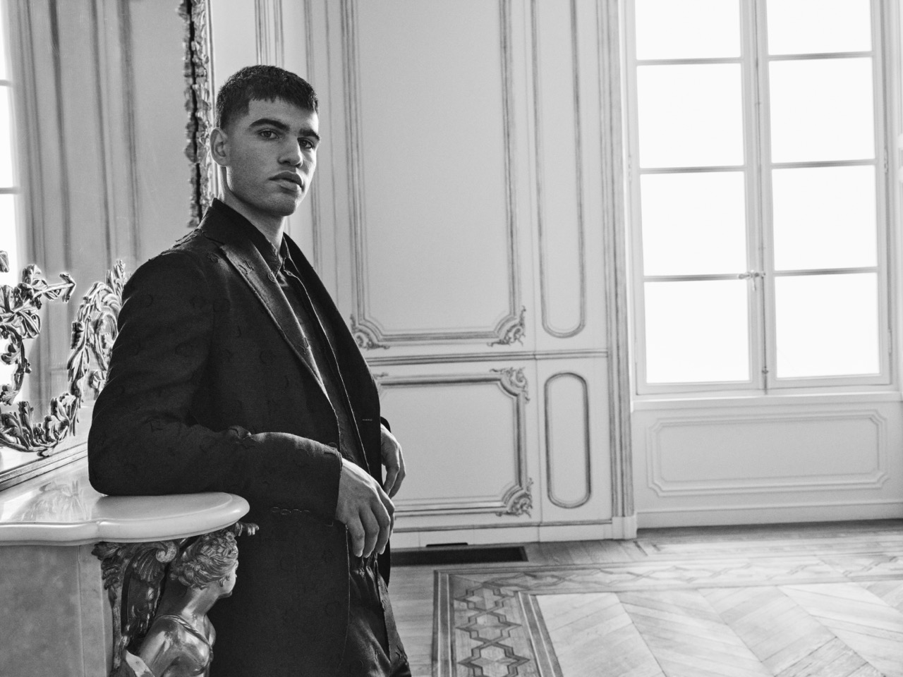 амбассадор Louis Vuitton