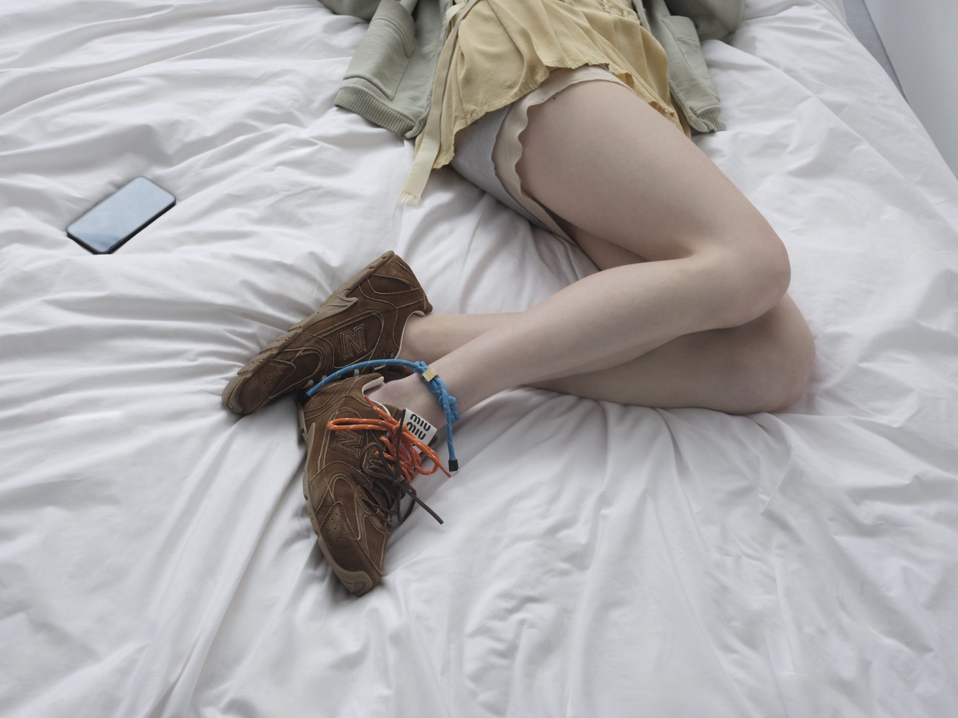 New Balance и Miu Miu выпускают совместную коллекцию кроссовок