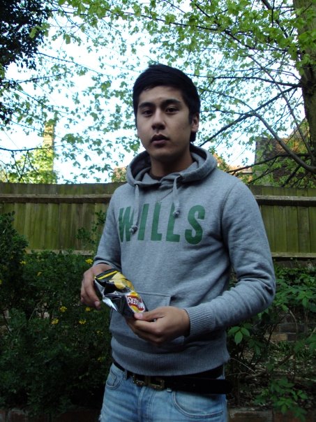 «Жұлдыздар танымалдылыққа дейін және қазір…»  Рауан Романи ескі фотосуретін көрсетті