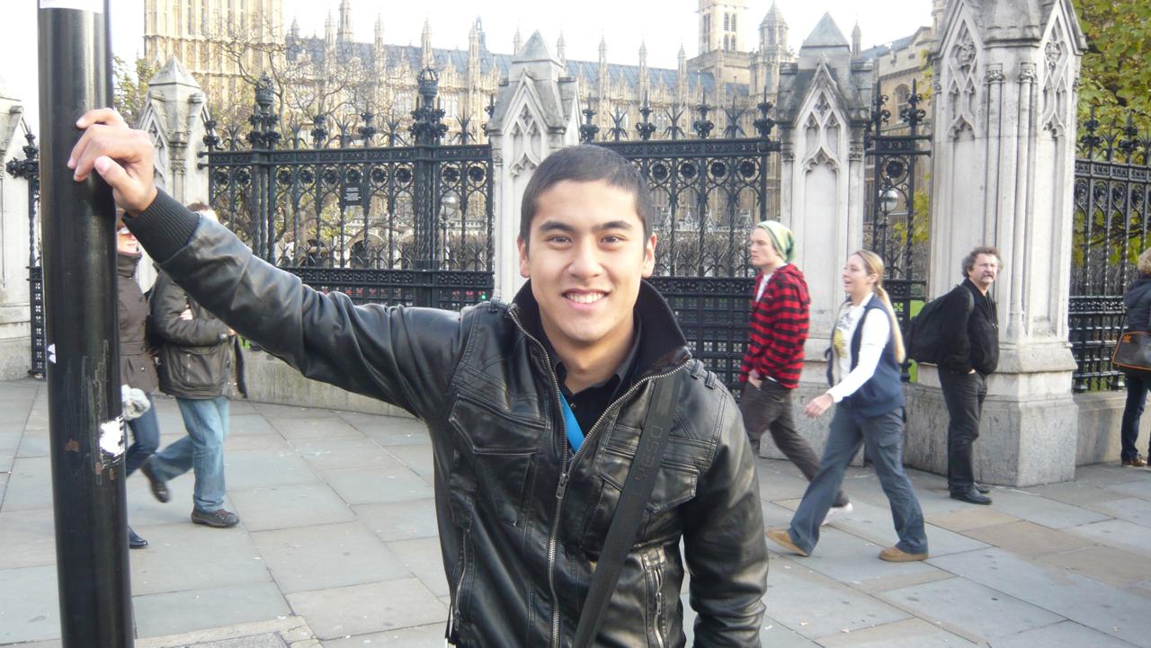 «Жұлдыздар танымалдылыққа дейін және қазір…»  Рауан Романи ескі фотосуретін көрсетті