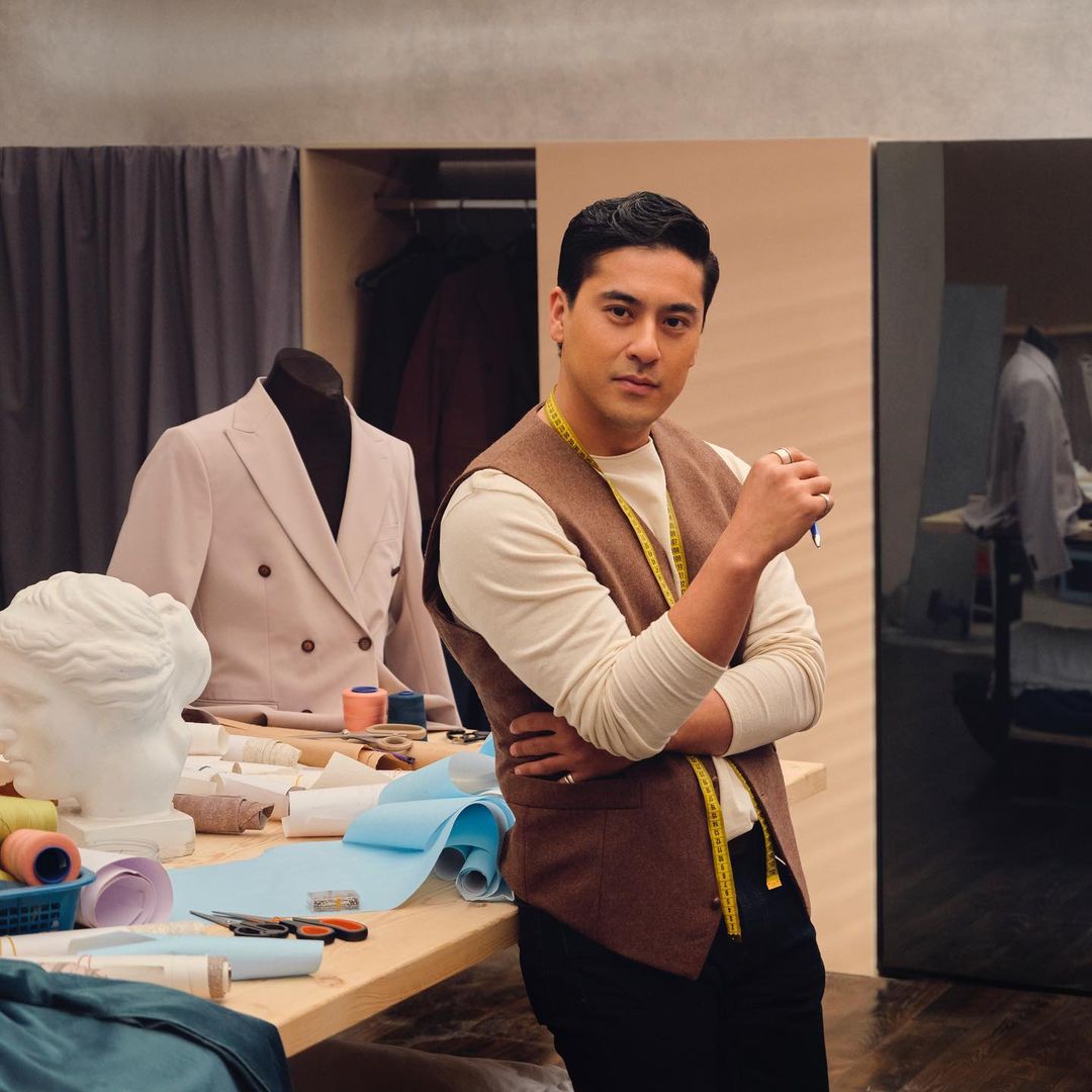 «Жұлдыздар танымалдылыққа дейін және қазір…»  Рауан Романи ескі фотосуретін көрсетті