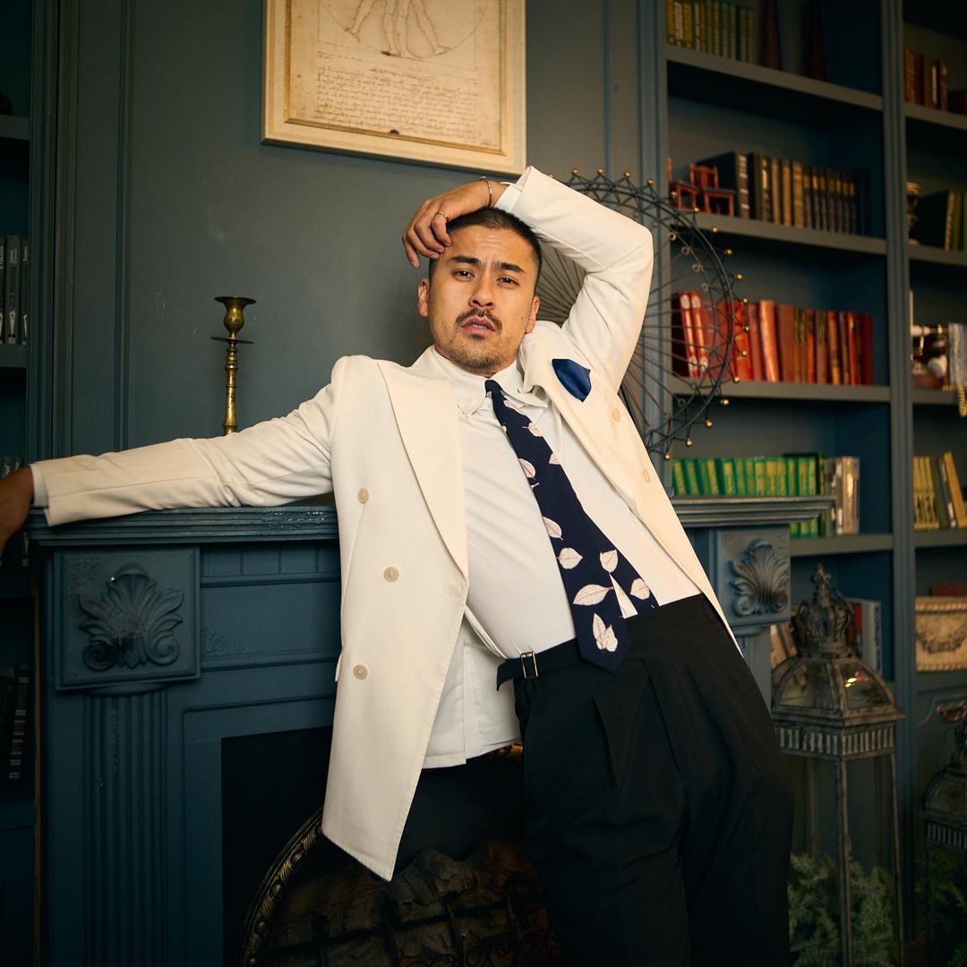 «Жұлдыздар танымалдылыққа дейін және қазір…»  Рауан Романи ескі фотосуретін көрсетті