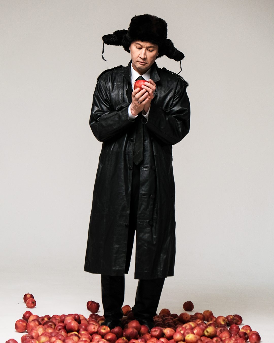 «Дұрыс феминизм түсінігі»: Салтанат Бақаеваның алғашқы продюсерлік жобасы – Zuleikha спектаклі, әйелдердің қоғамдағы орны және актерлік каст жайында