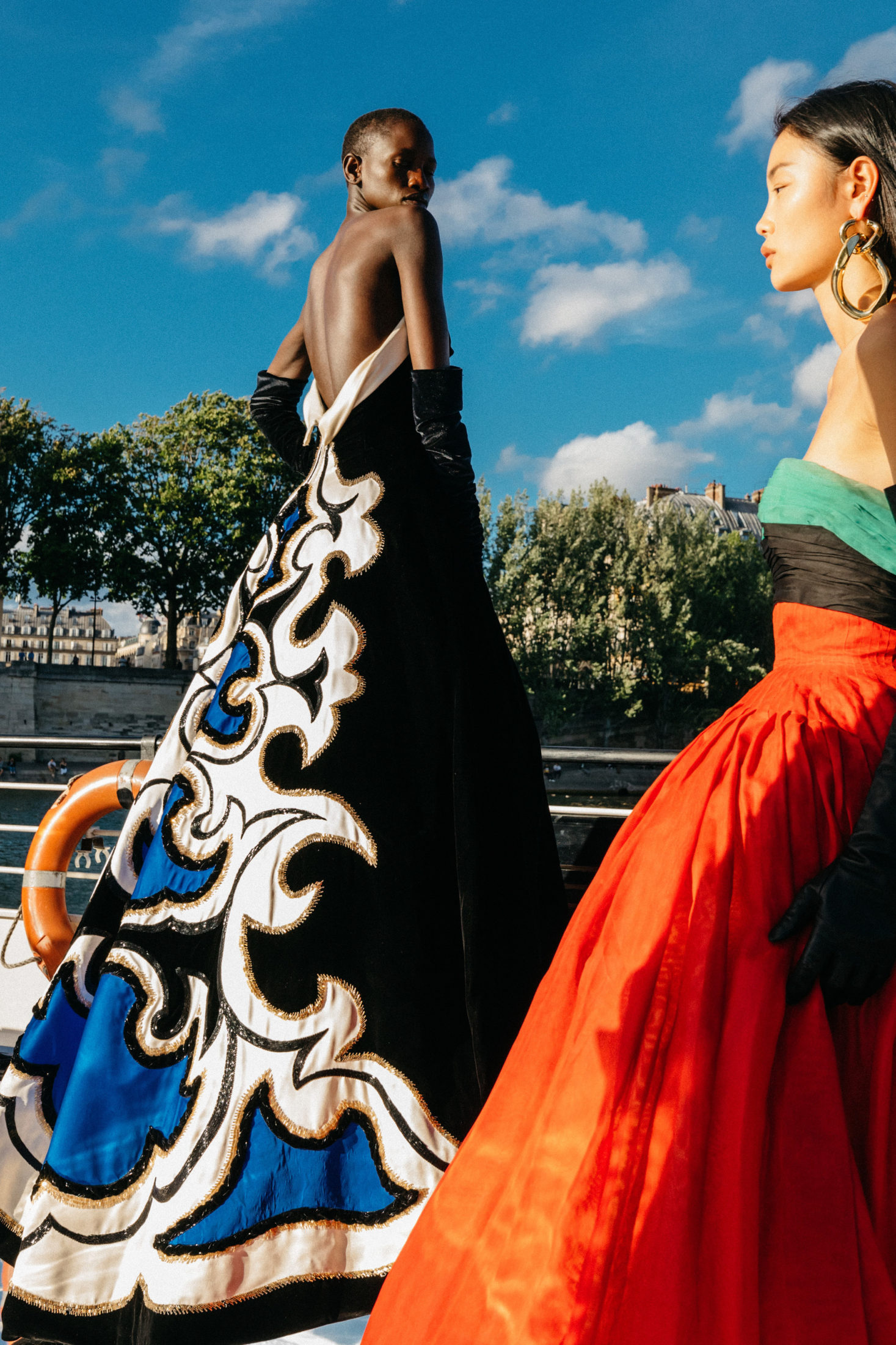 Сұлулық – ұсақ-түйекте: әлемдік дизайнерлер топтамаларындағы қазақ оюлары